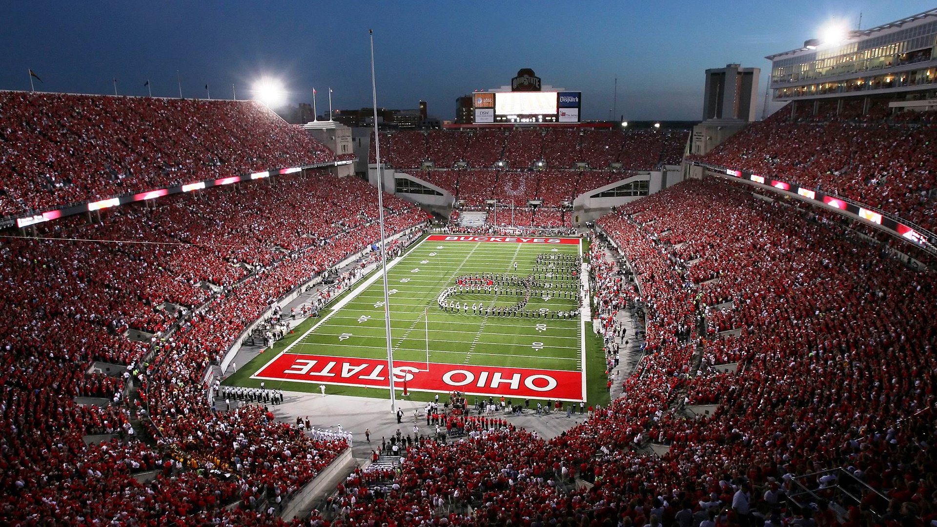 英超激战正酣！逆转战局的球队再次领跑榜单，英超逆转夺冠